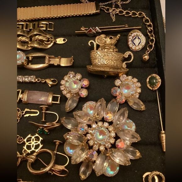 HUGE 4 LBS Vintage Now Jewelry Lot- MASSIVE Inventory PREMIUM MYSTERY BOX - Picture 7 of 14